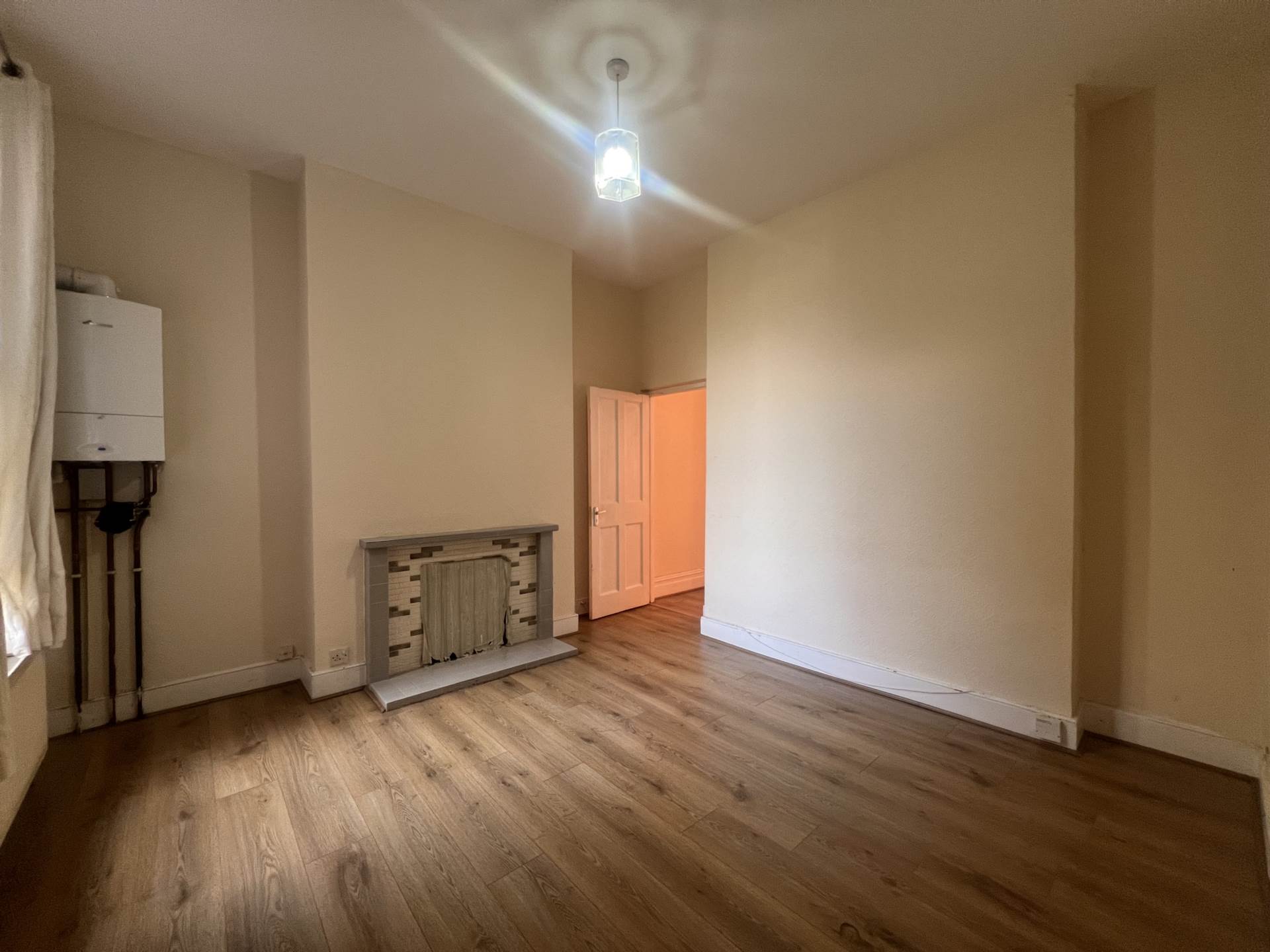 Flat Coventry Road in Greater London