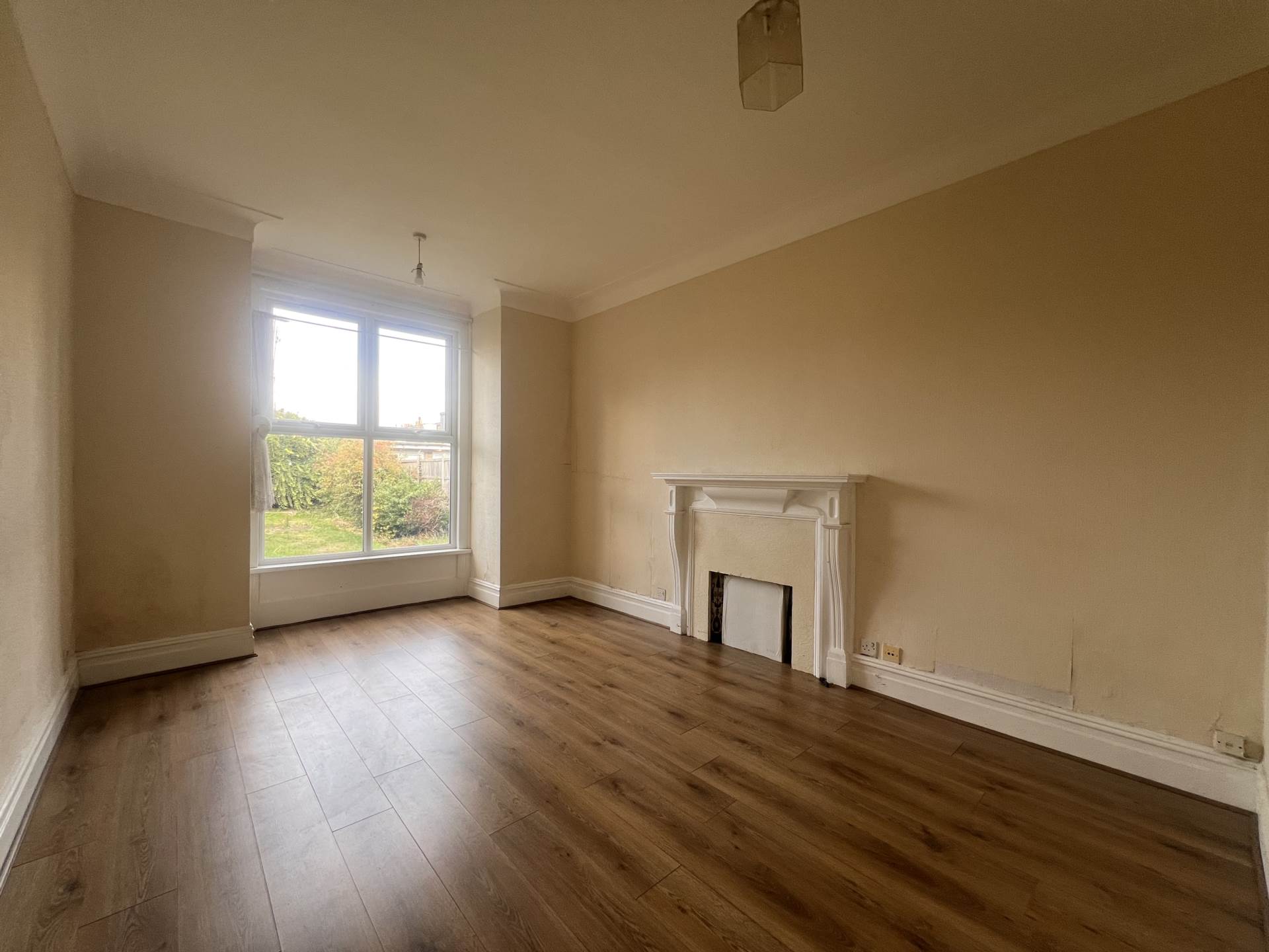 Flat Coventry Road in Greater London