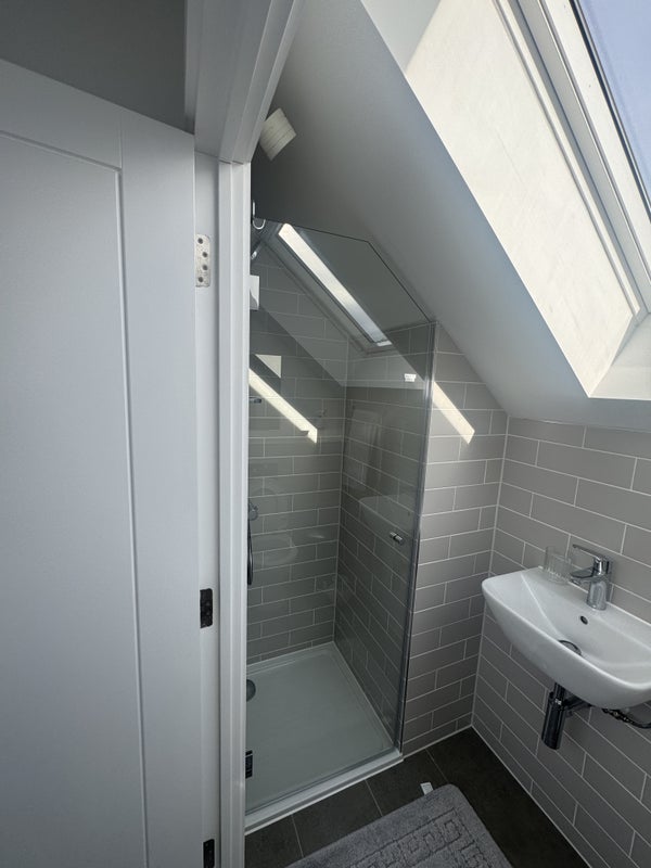Room Leywood Close in Braintree