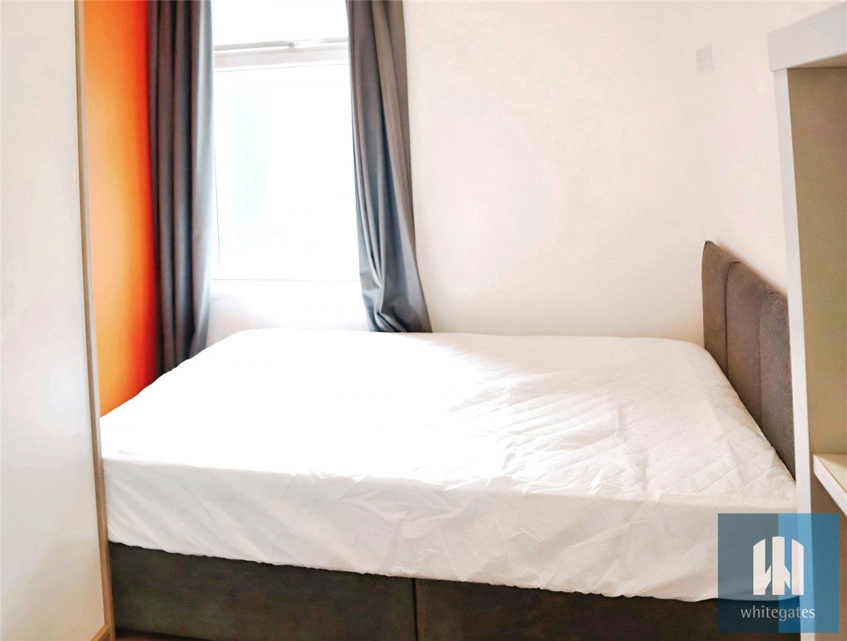 Flat Fenton Road in Kirklees