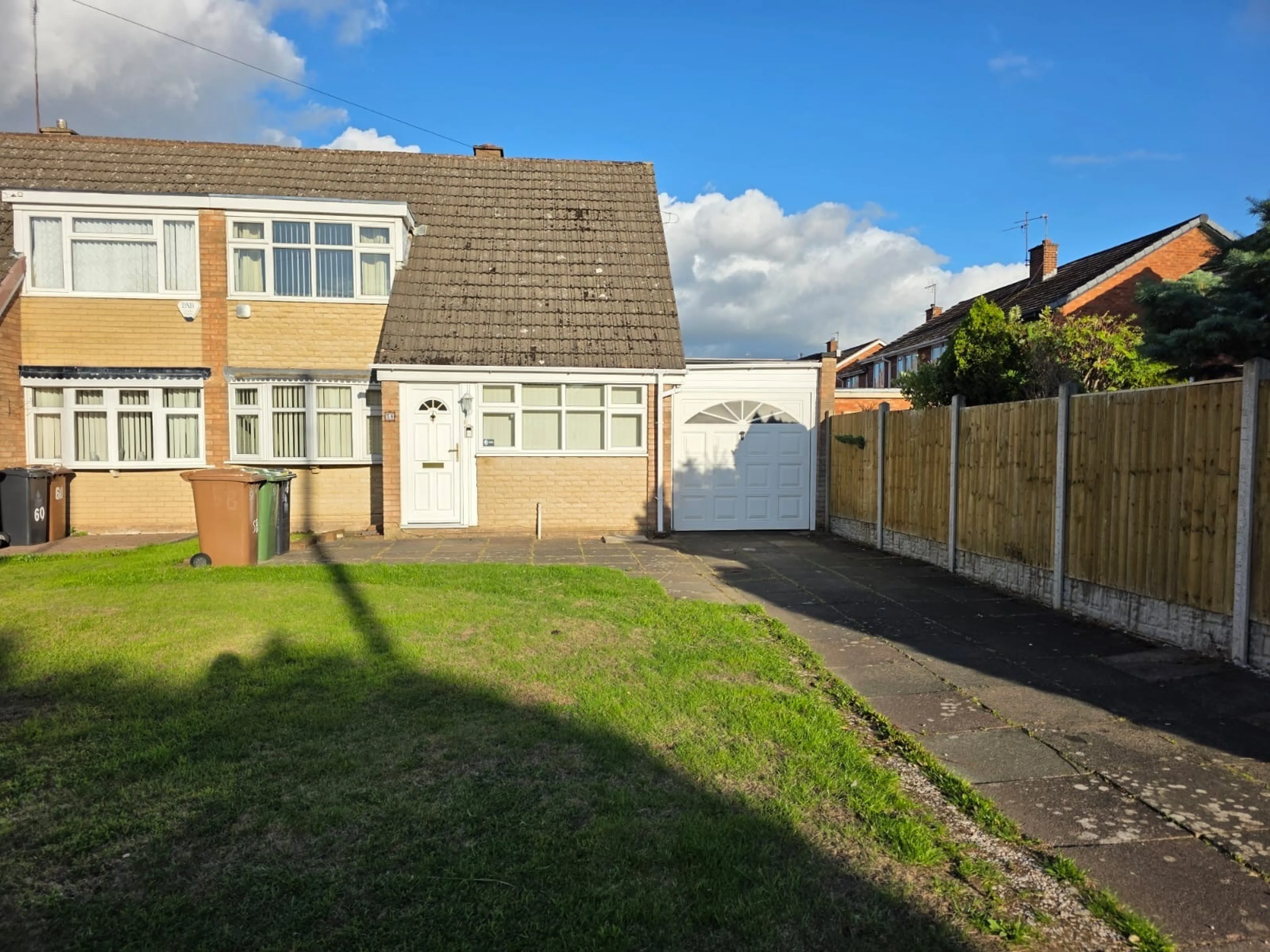 House Bridgnorth Grove in Willenhall