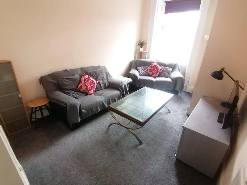Room Pearson Grove in Leeds