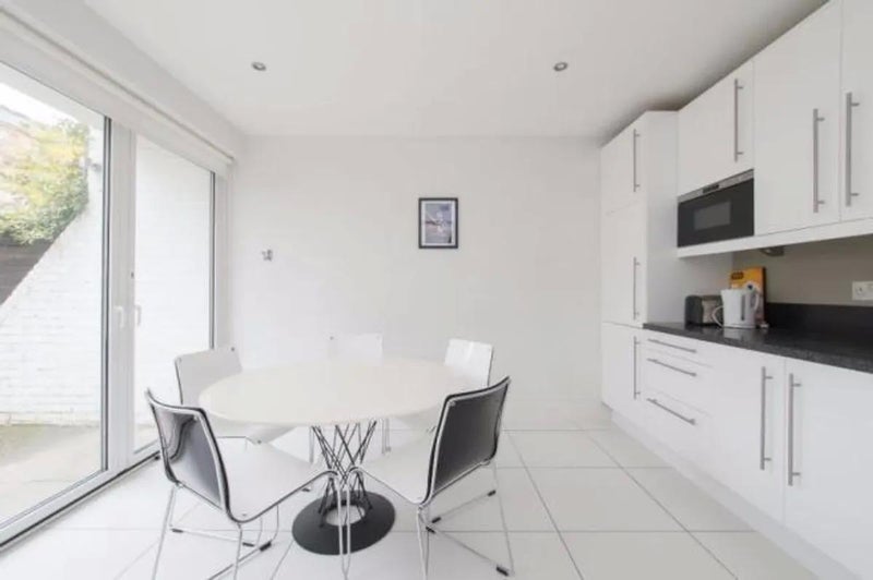 Room Tresham Crescent in City of Westminster