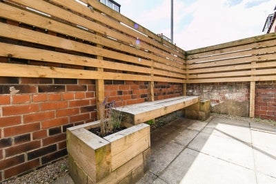House Cliff Mount in Leeds