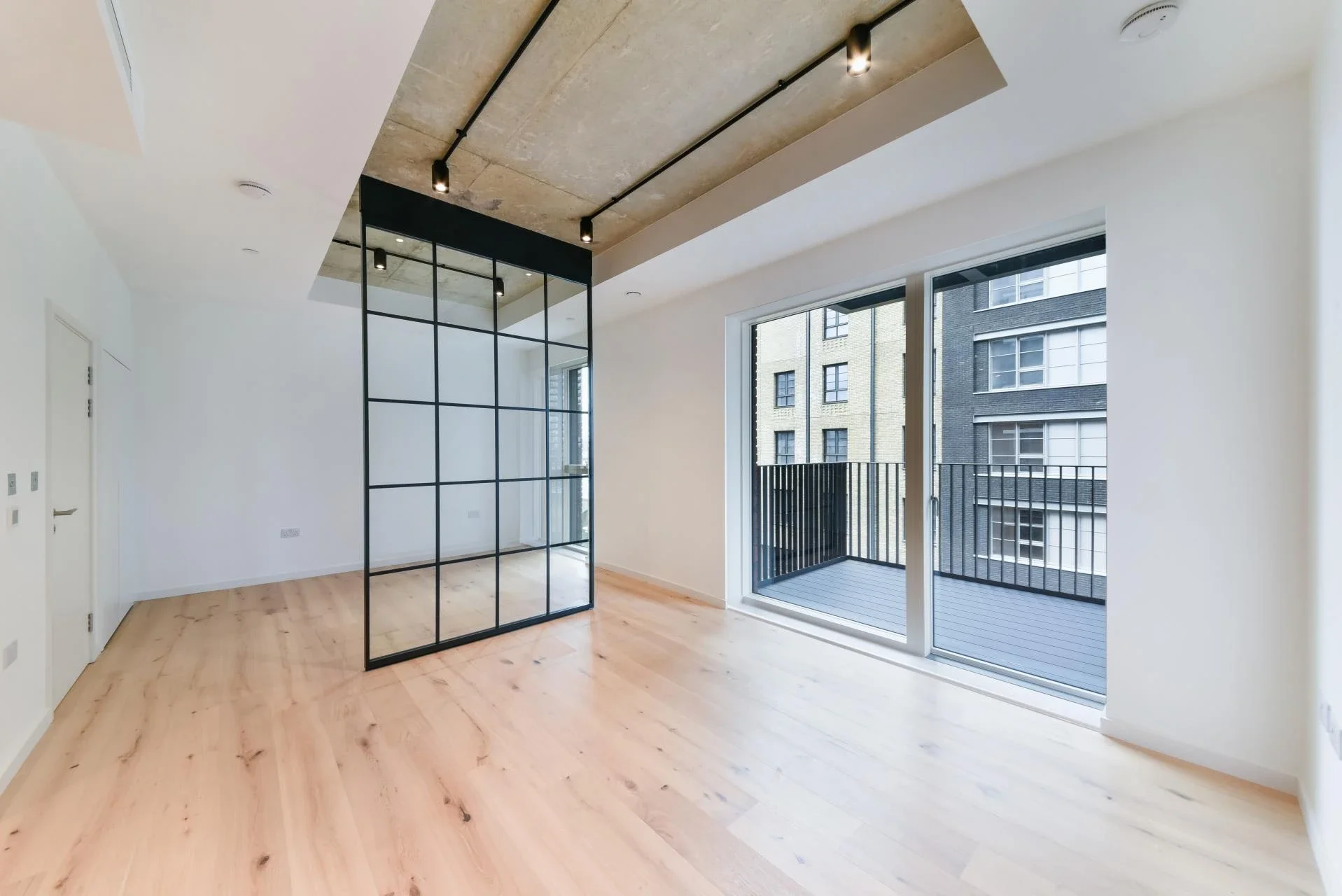 Flat Orchard Place in Greater London