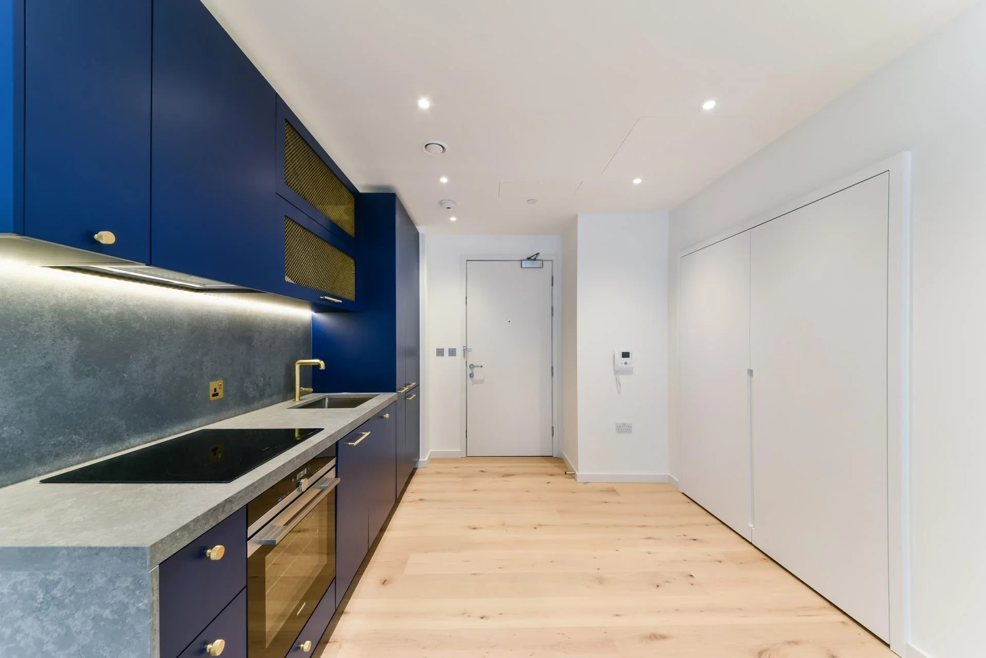 Flat Orchard Place in Greater London
