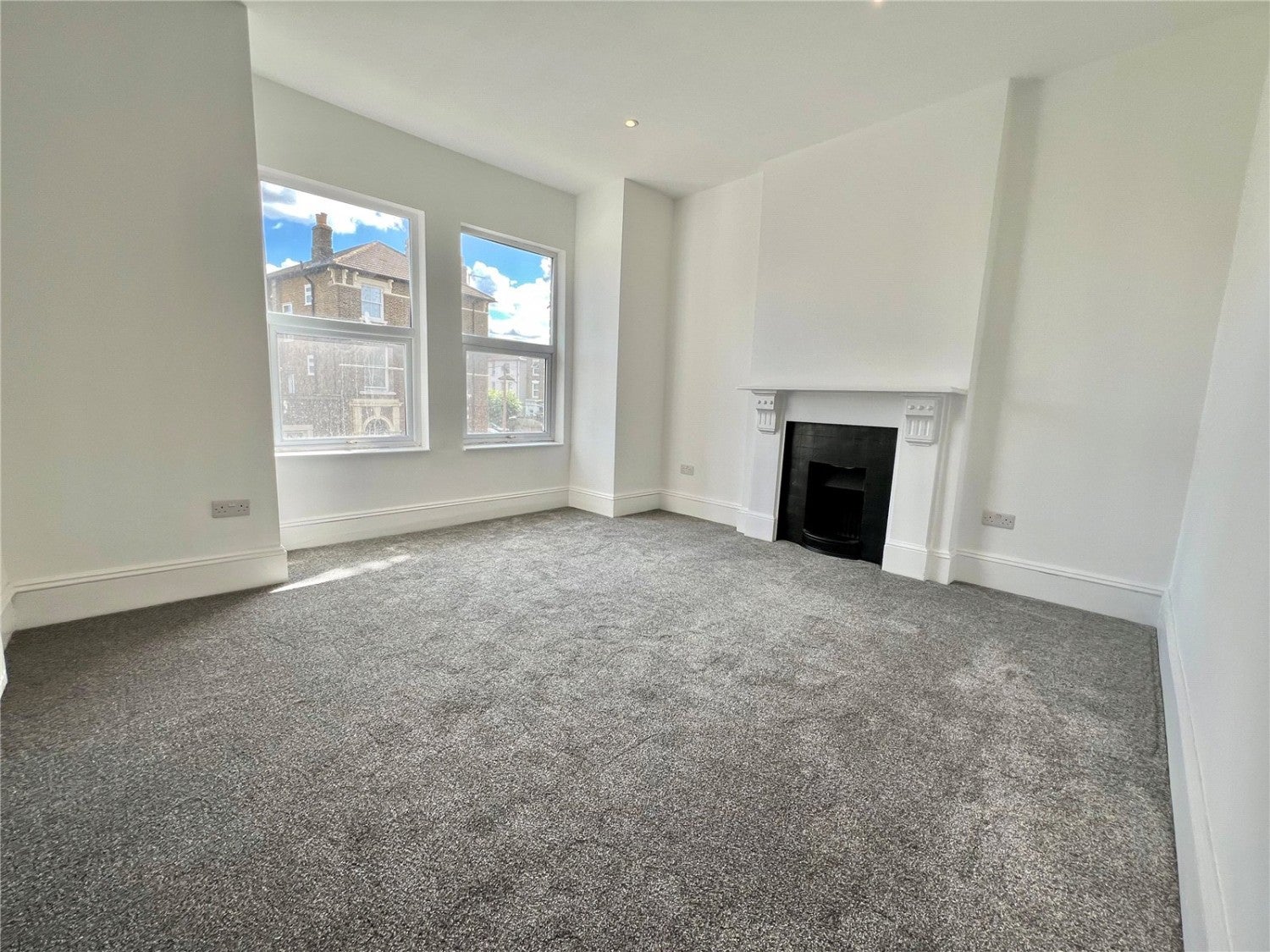 Flat Palmerston Road in Greater London