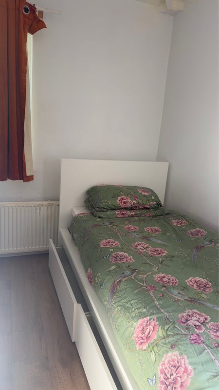 Room Iliffe Road in Leicester