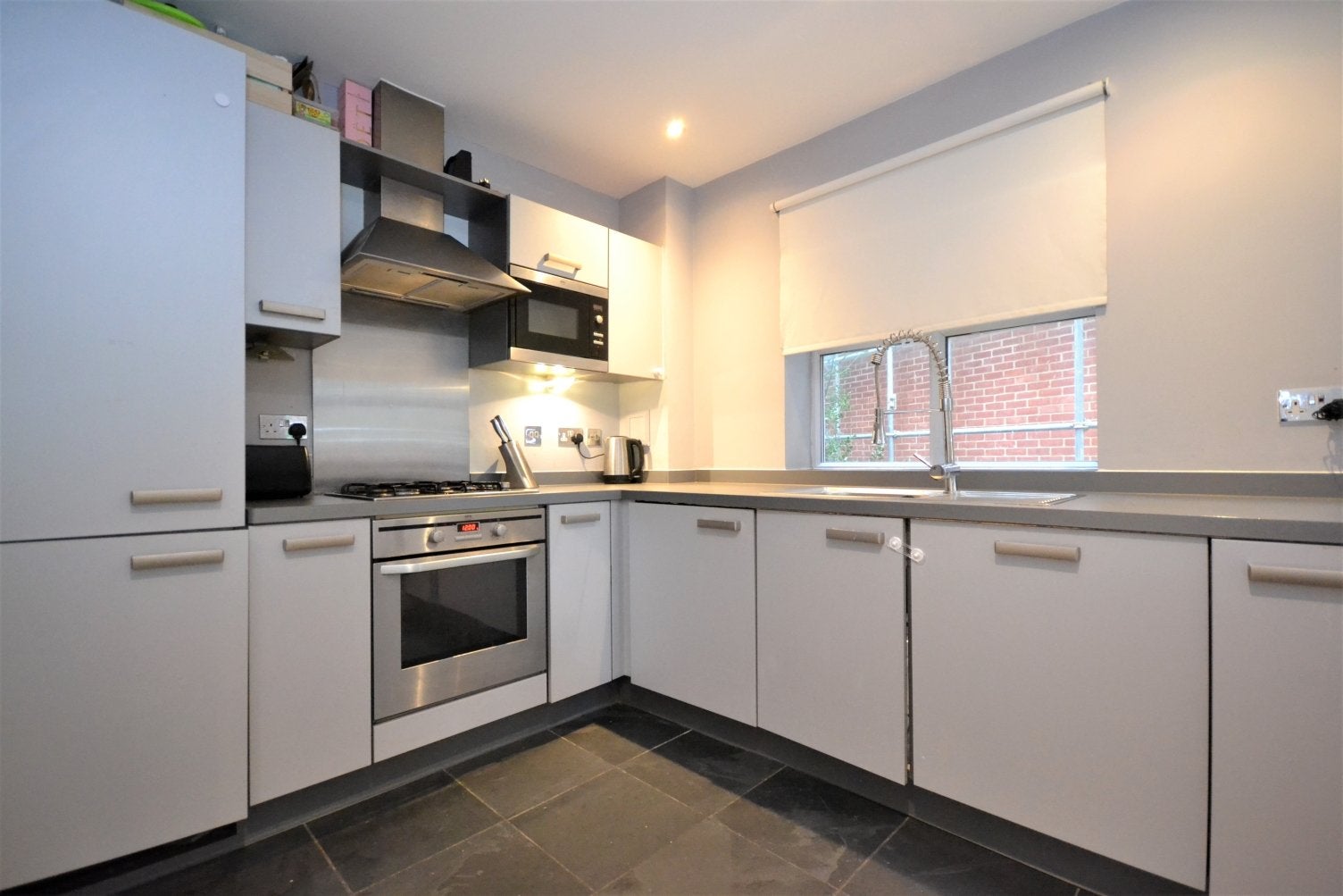Flat Marian Gardens in Greater London