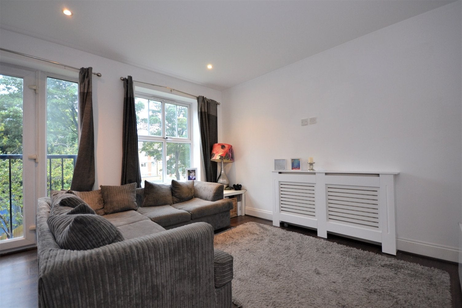 Flat Marian Gardens in Greater London