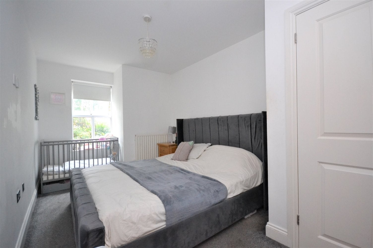 Flat Marian Gardens in Greater London