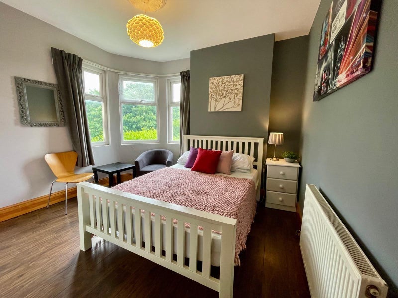 Room Himley Road in Dudley
