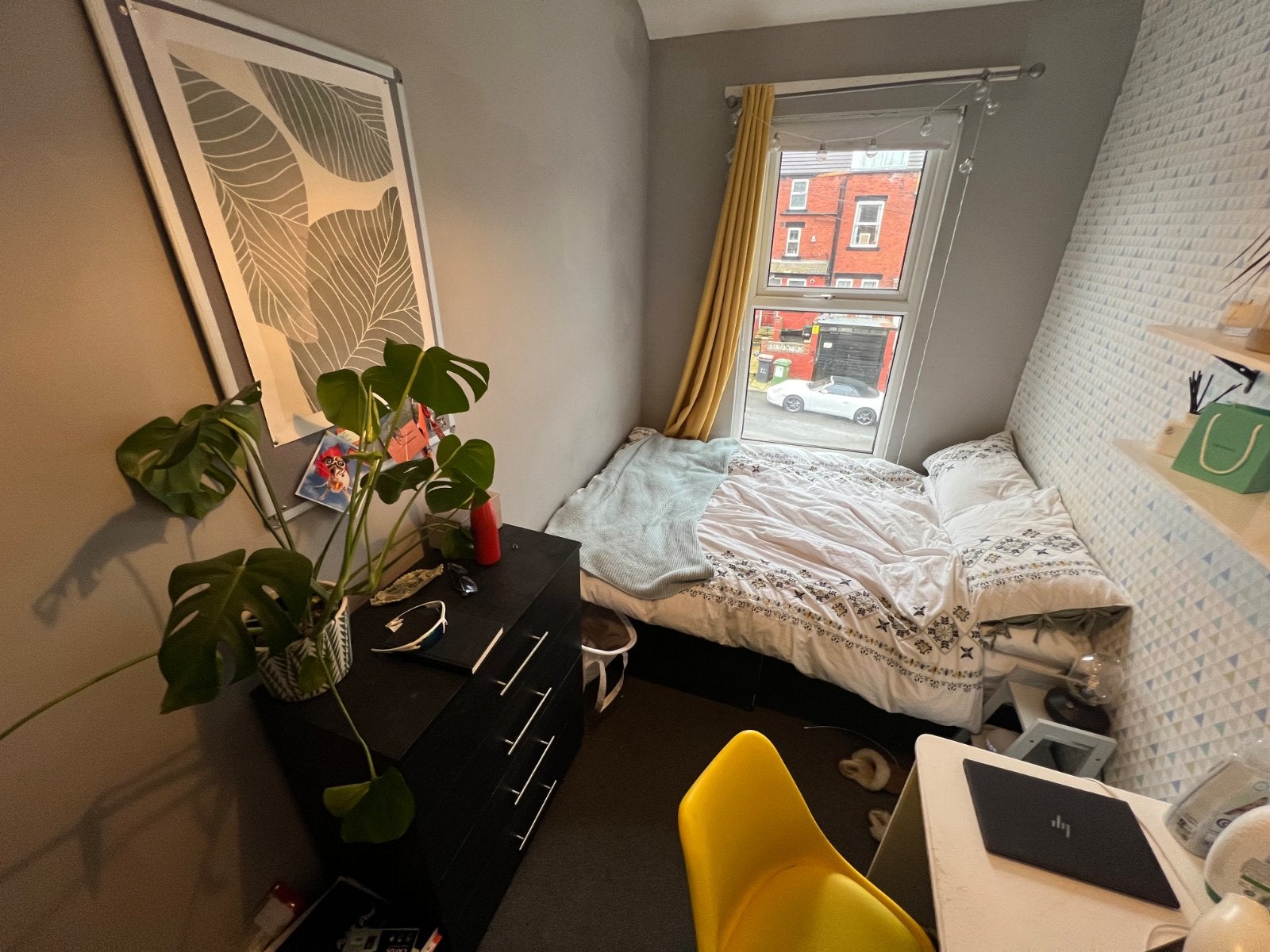 Flat Brudenell Road in Leeds