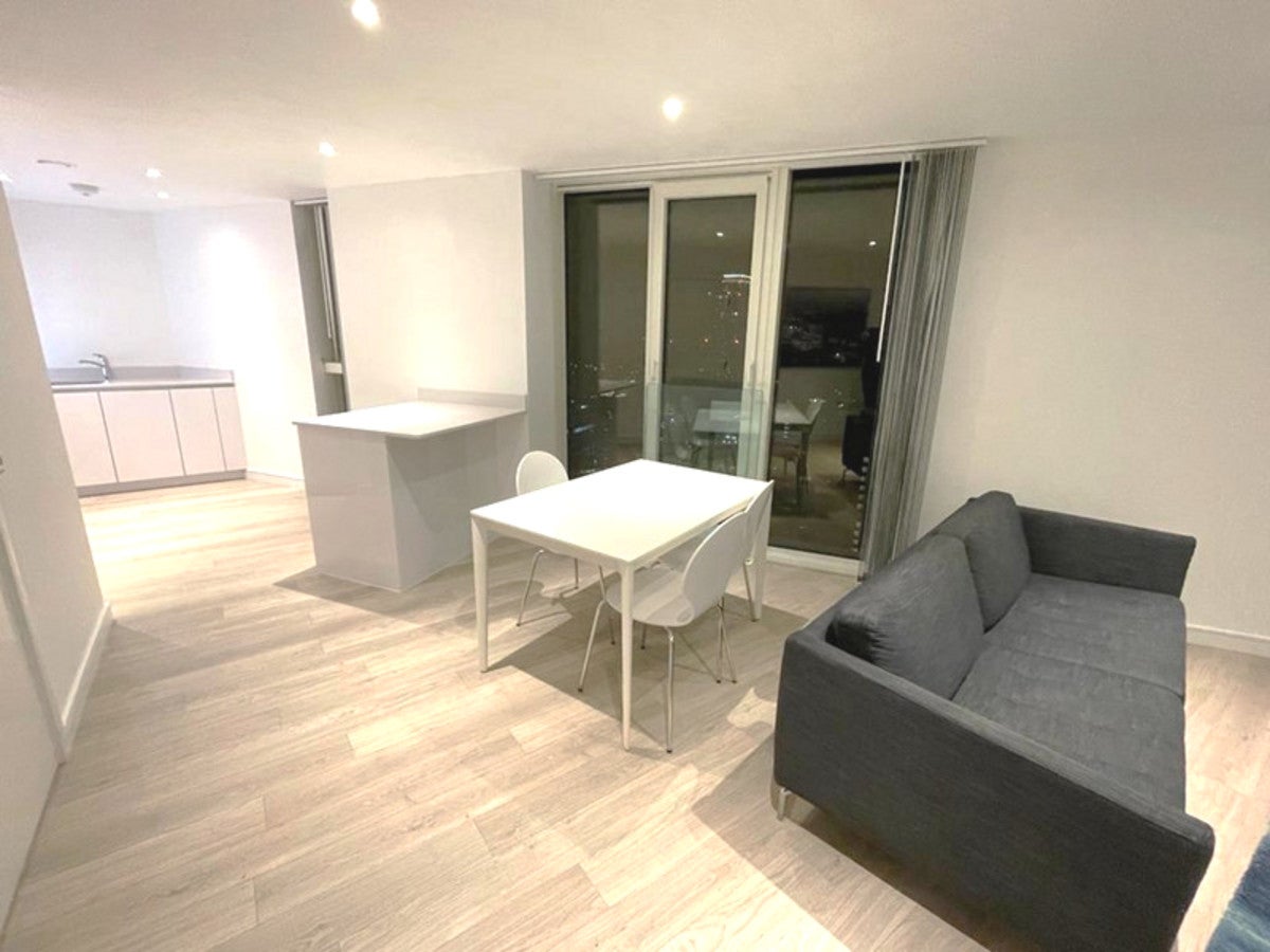 Flat Bedford Park in Greater London