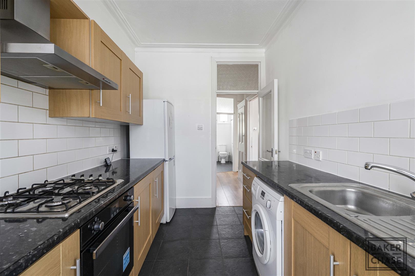 Flat Caversham Avenue in Greater London