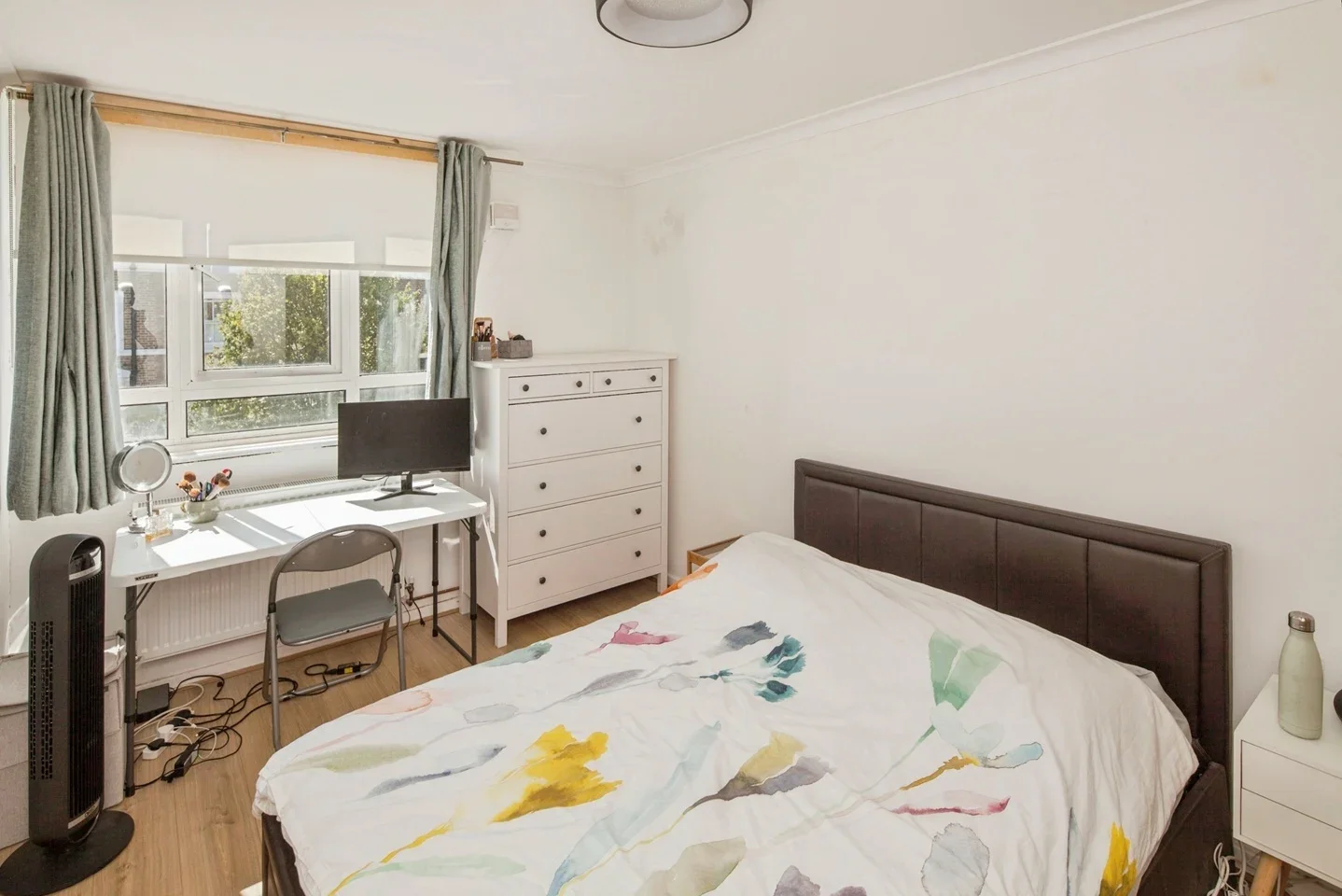 Flat Richborne Terrace in Greater London