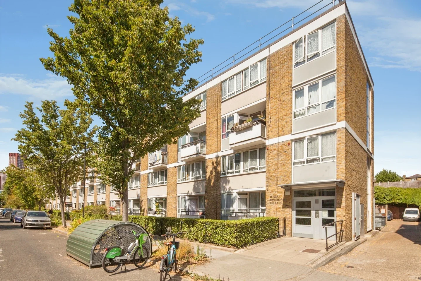 Flat Richborne Terrace in Greater London