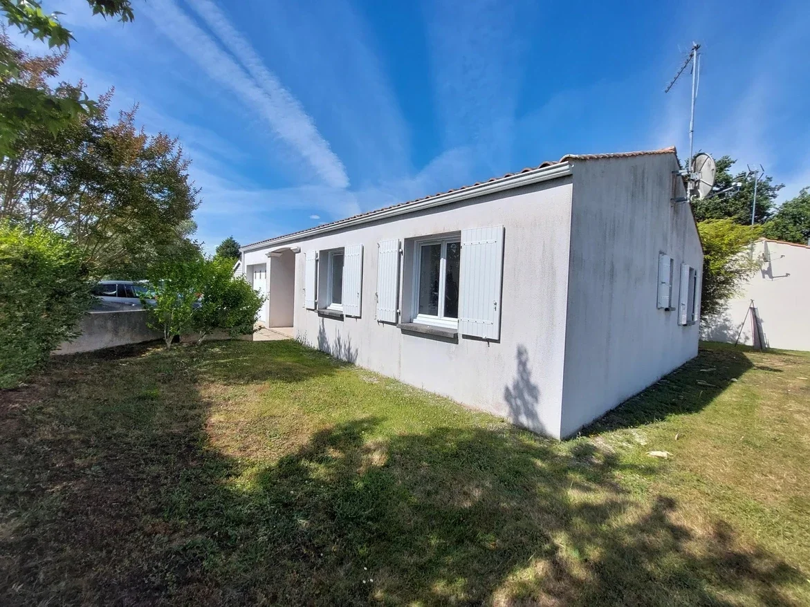 House Allée du Pinier in Aubigny-Les Clouzeaux