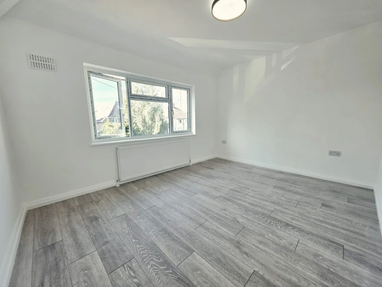 Room St. David's Drive in Greater London