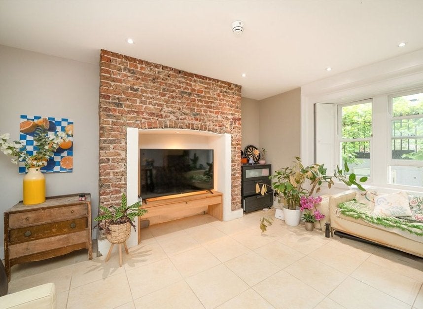 Flat West Road in Greater London