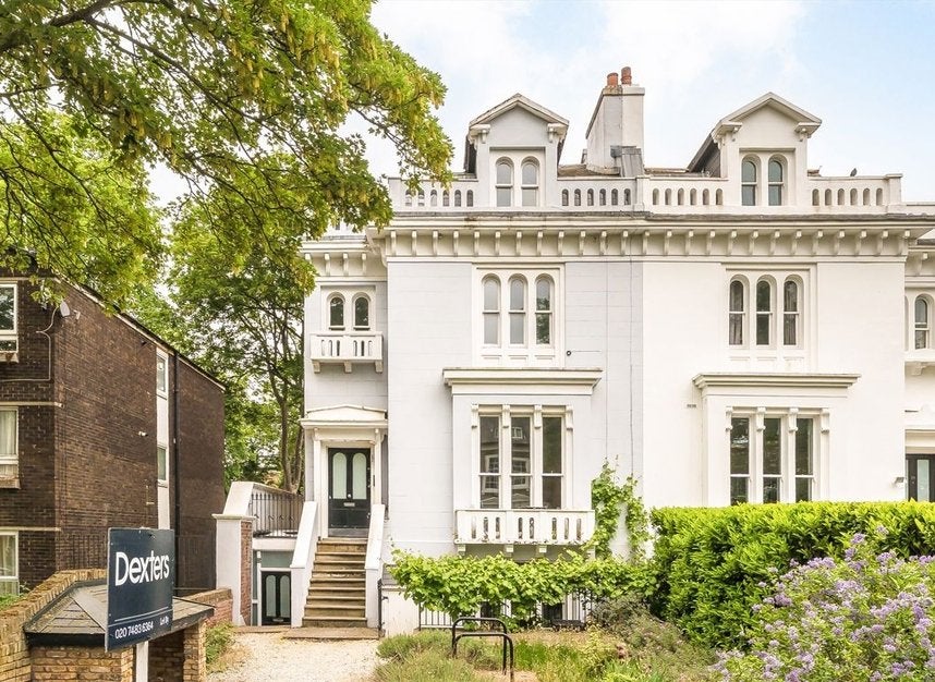 Flat West Road in Greater London