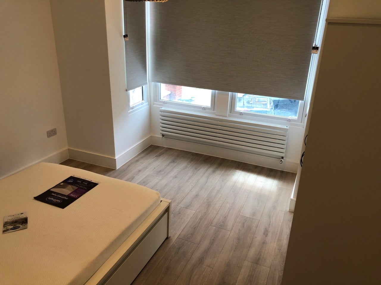 Flat Second Avenue in Greater London