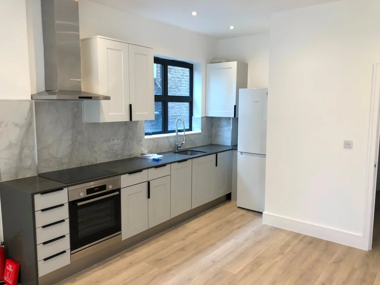 Flat Second Avenue in Greater London