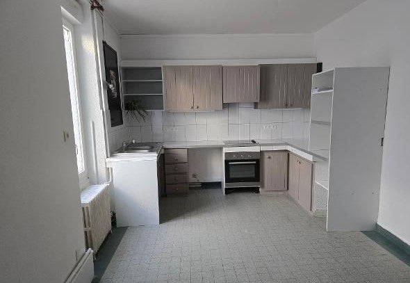 House Rue des Treilles in Libourne