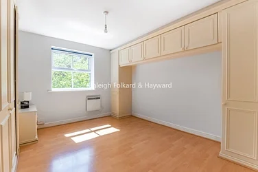 Flat Massingberd Way in Greater London