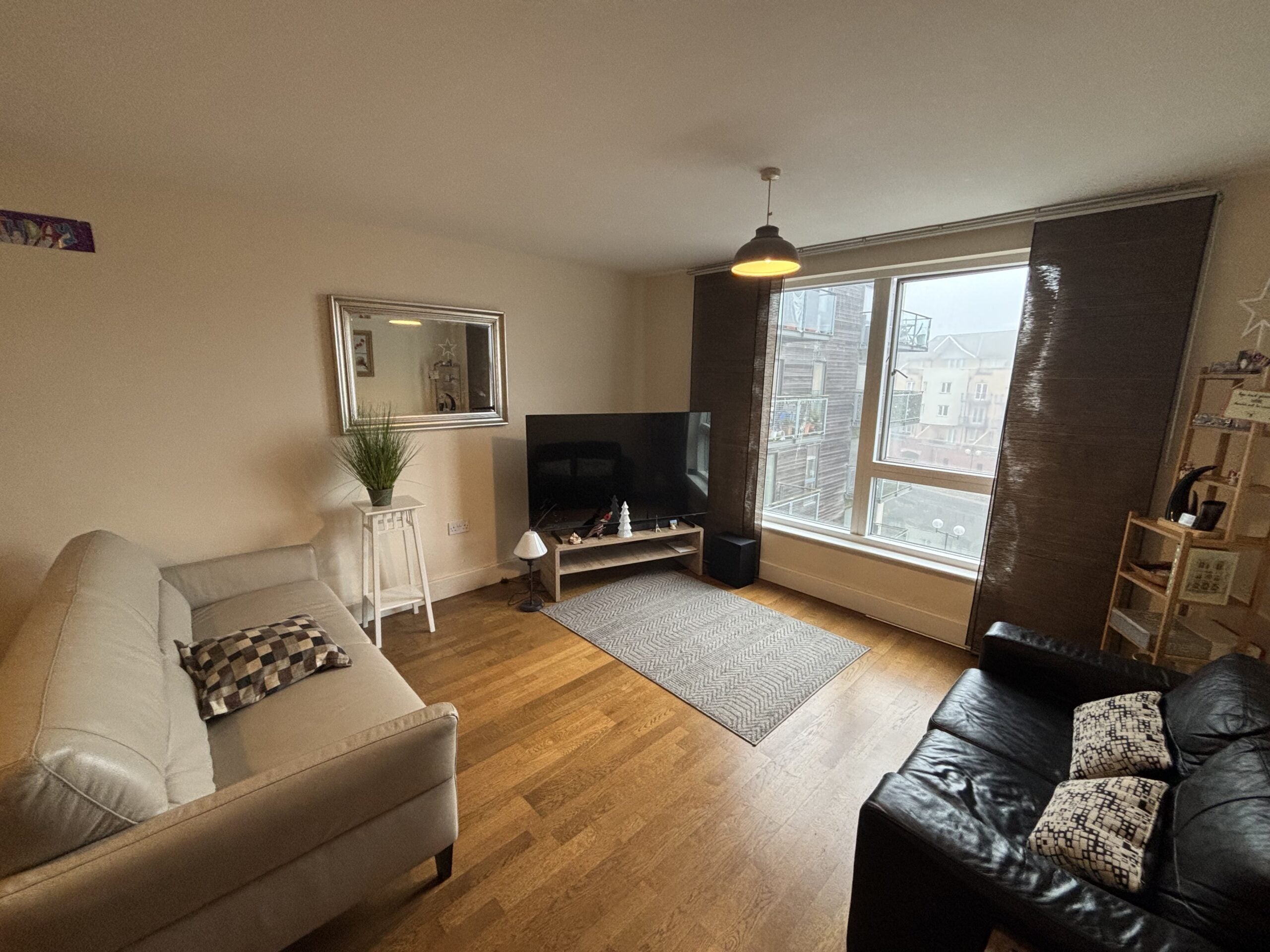 Flat Falcon Drive in Cardiff