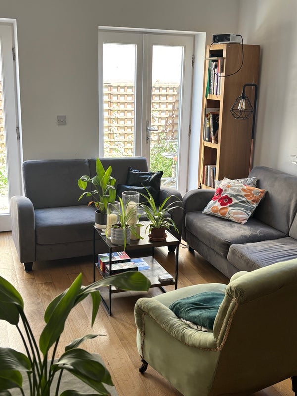 Room Voltaire Road in Greater London