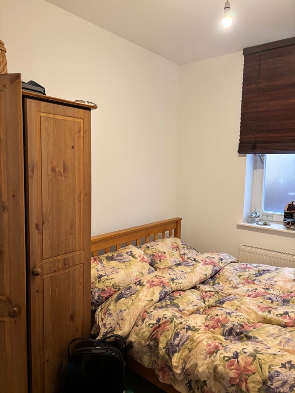 Room Voltaire Road in Greater London