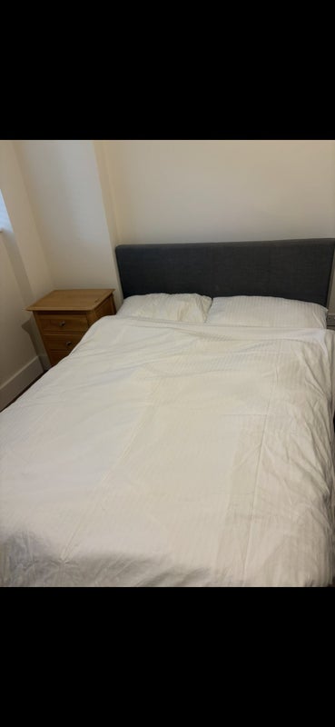 Room Willesden Lane in Greater London
