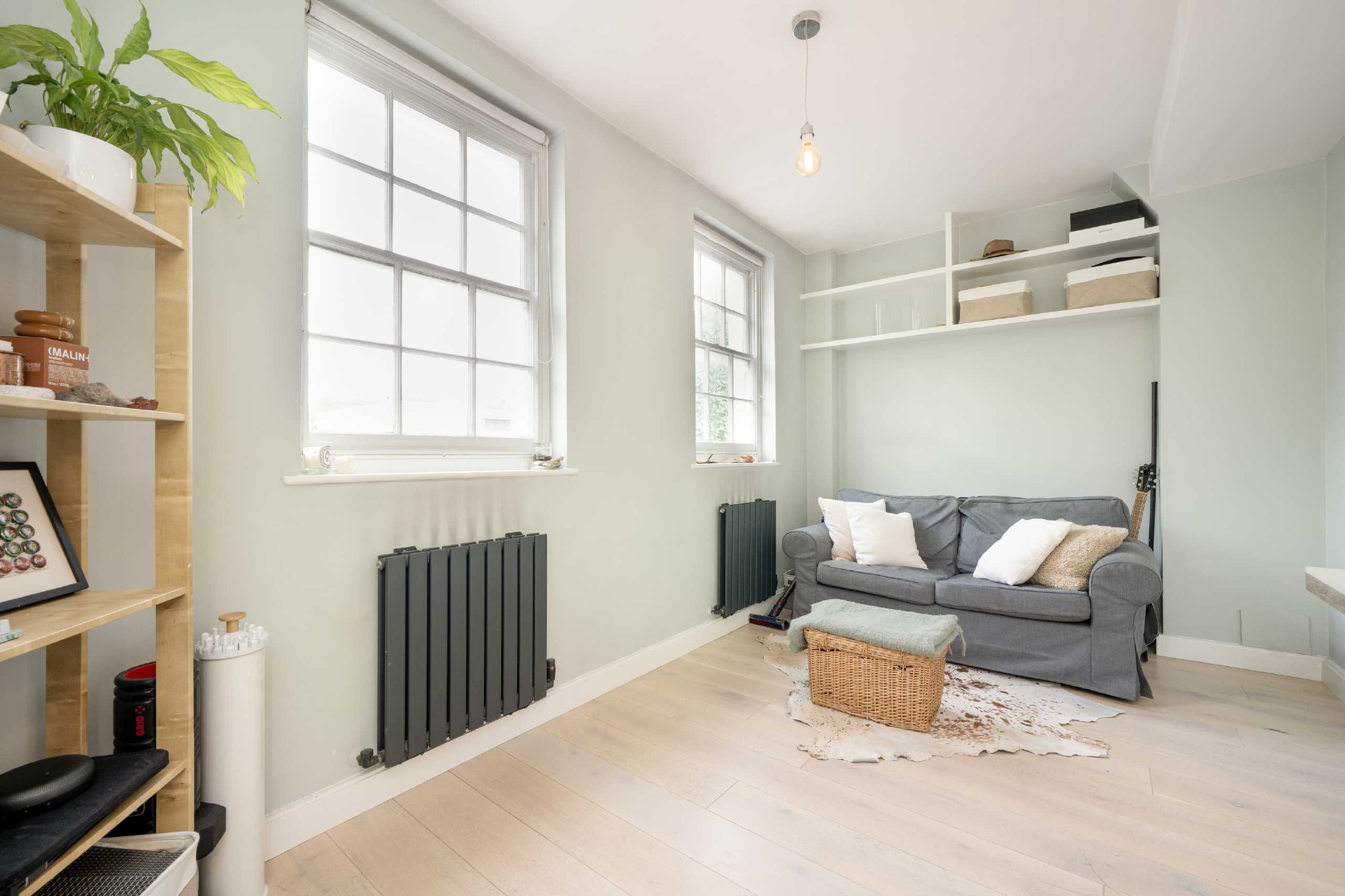 Flat Chepstow Road in City of Westminster