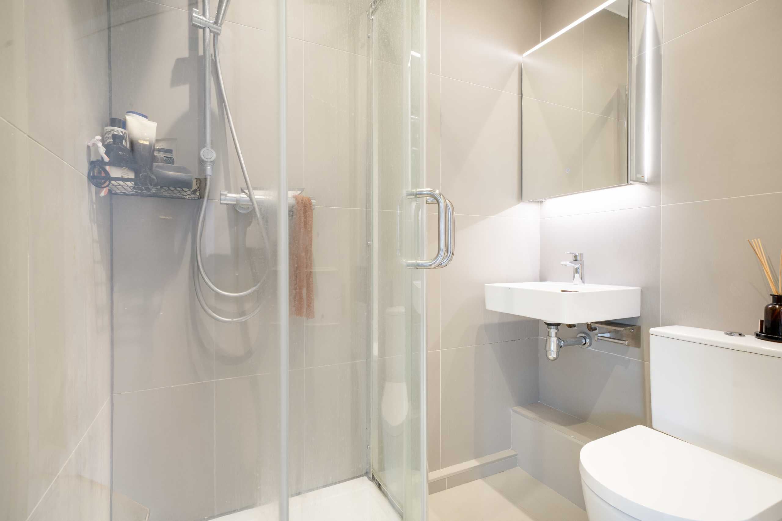Flat Chepstow Road in City of Westminster