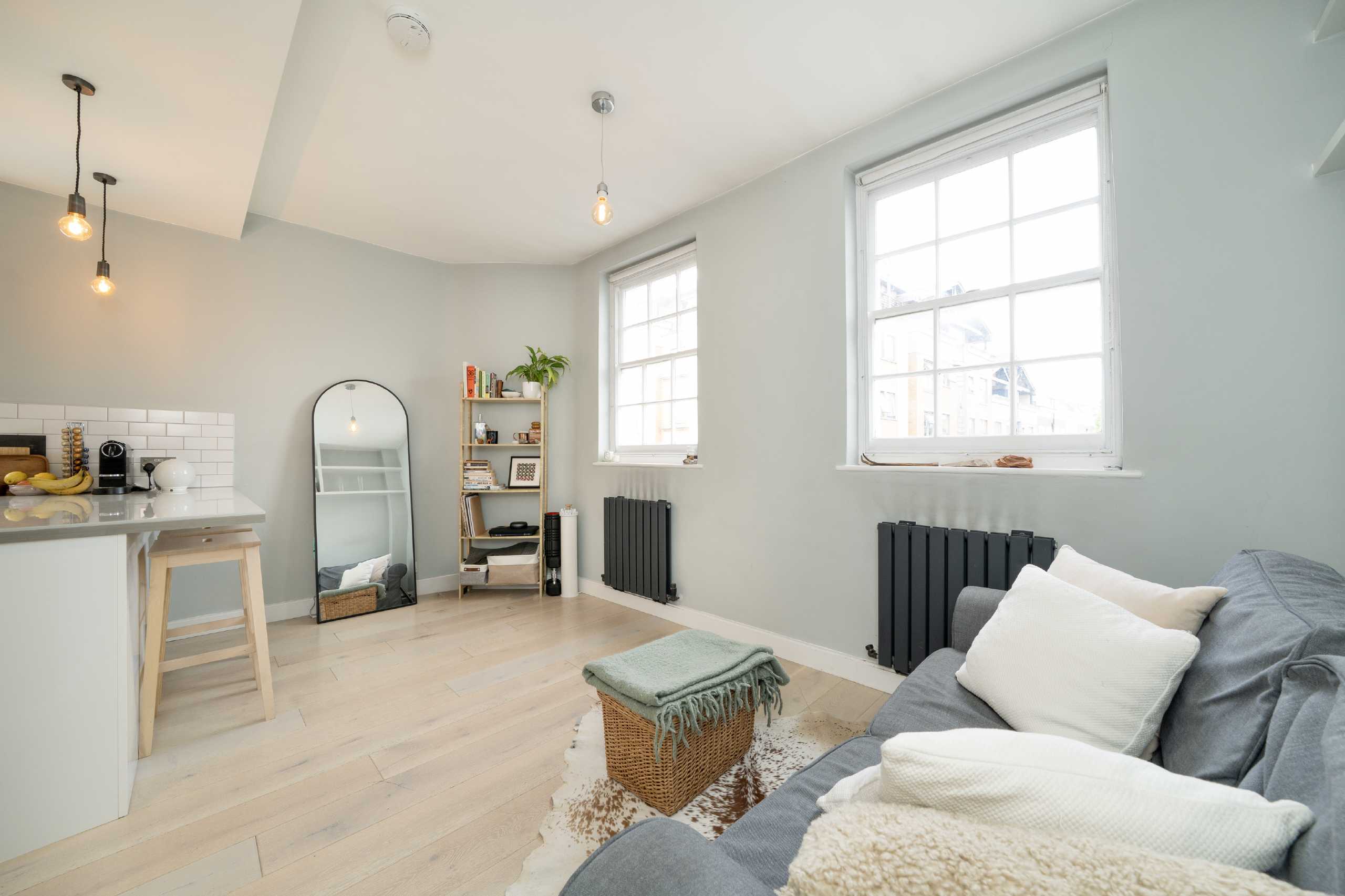Flat Chepstow Road in City of Westminster