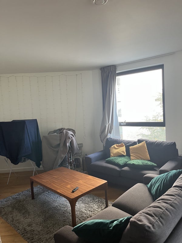 Room Elis Way in Greater London