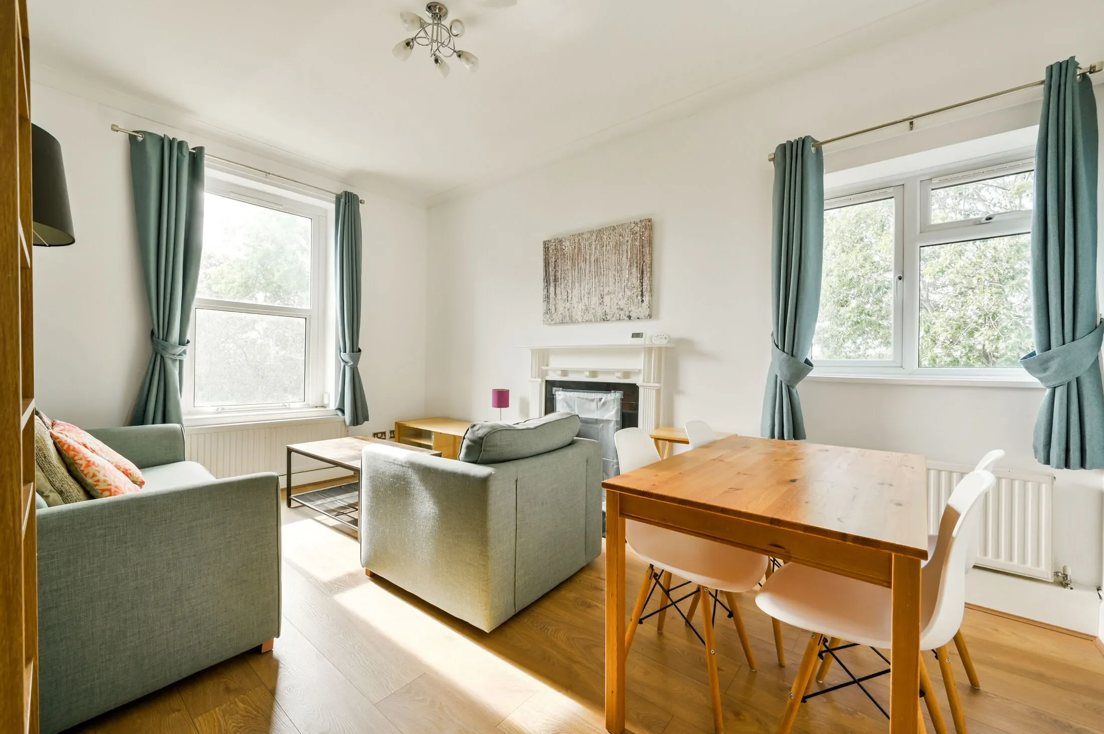 Flat Alexandra Gardens in Greater London