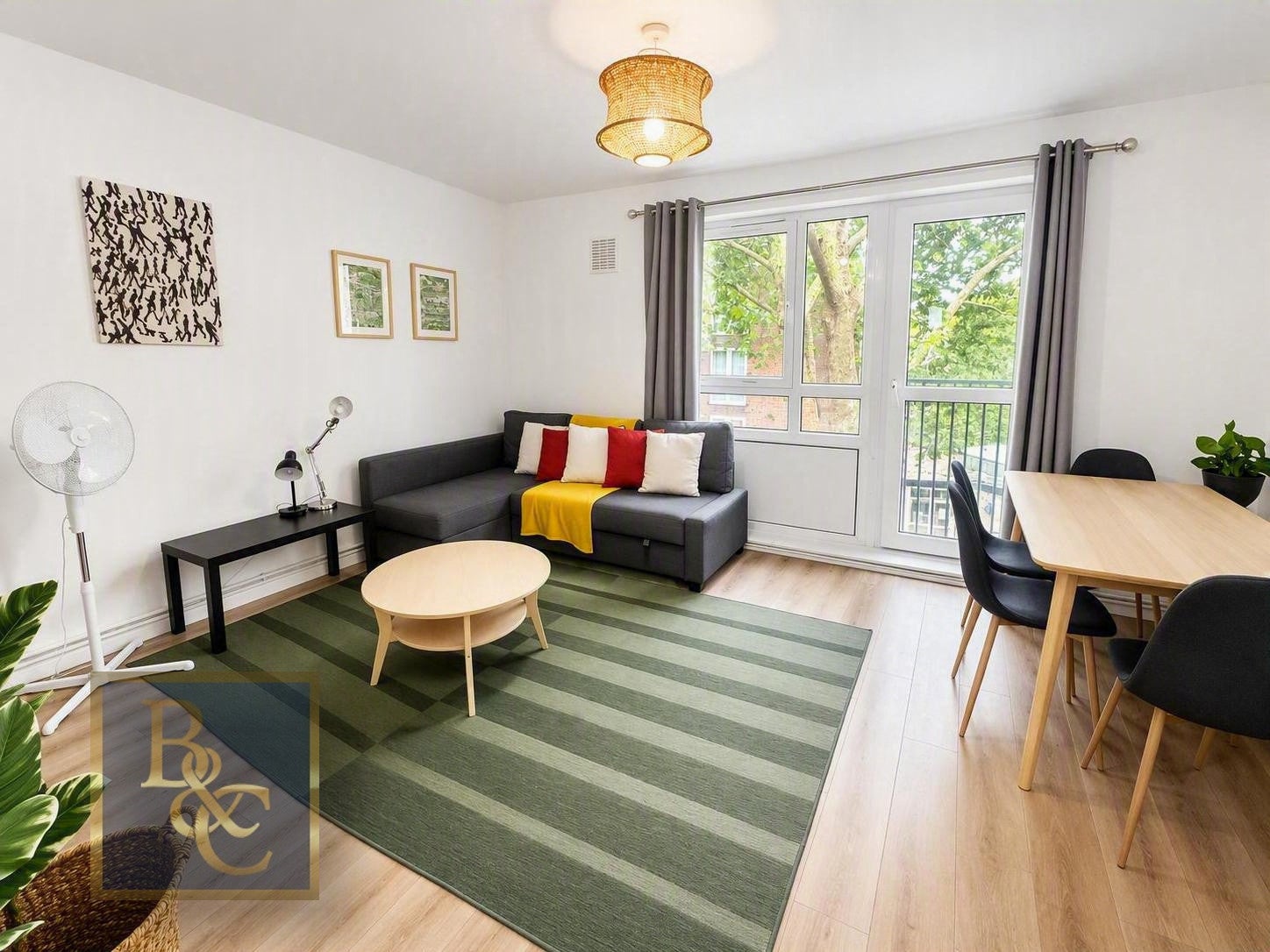 Flat Compton Close in London