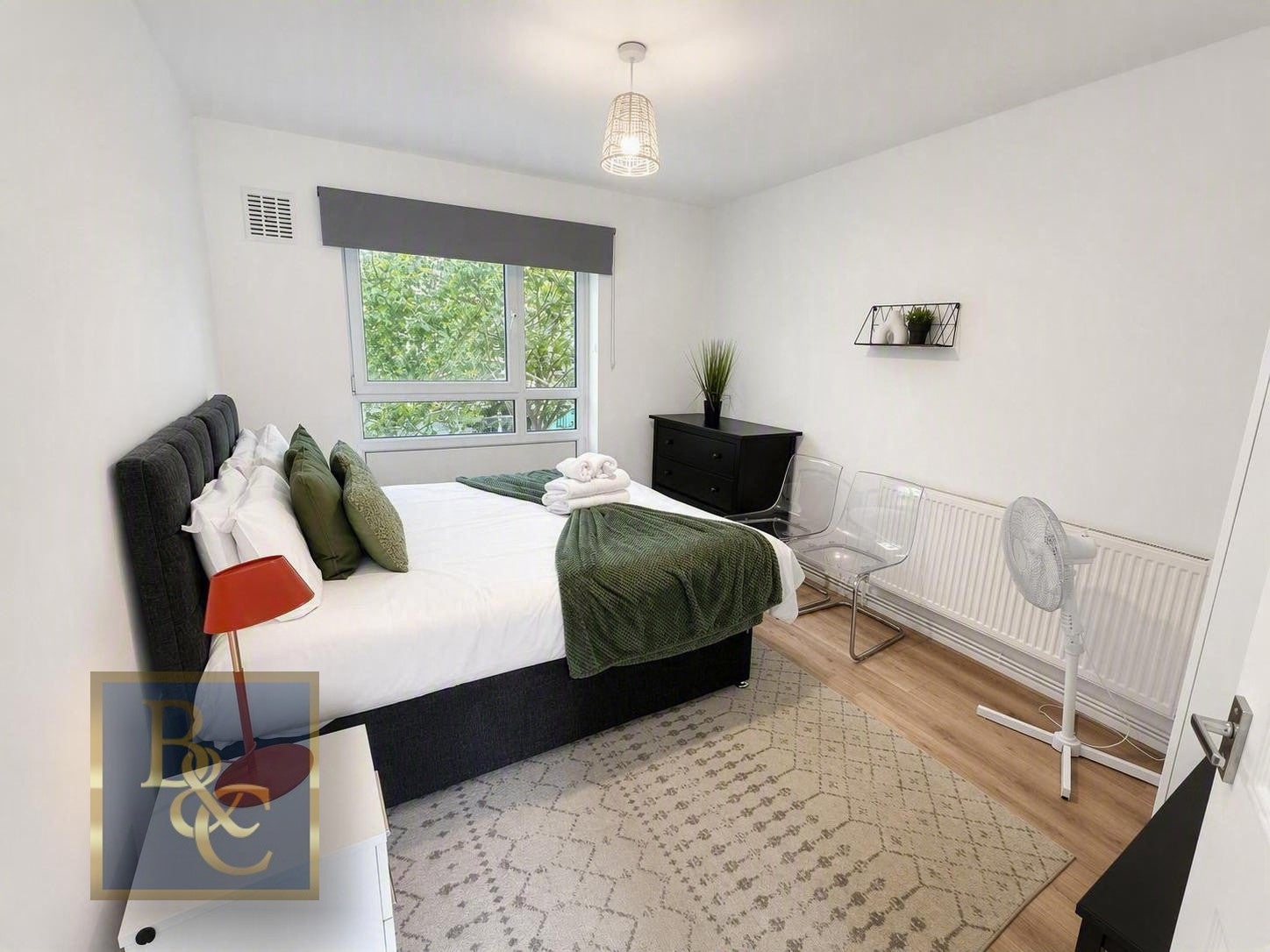 Flat Compton Close in London