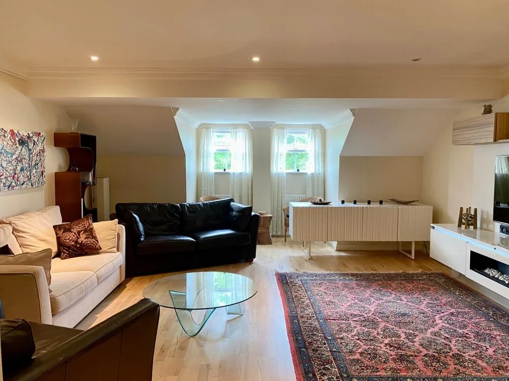Room Old Mill Place in Wraysbury