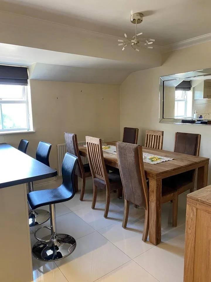 Room Old Mill Place in Wraysbury
