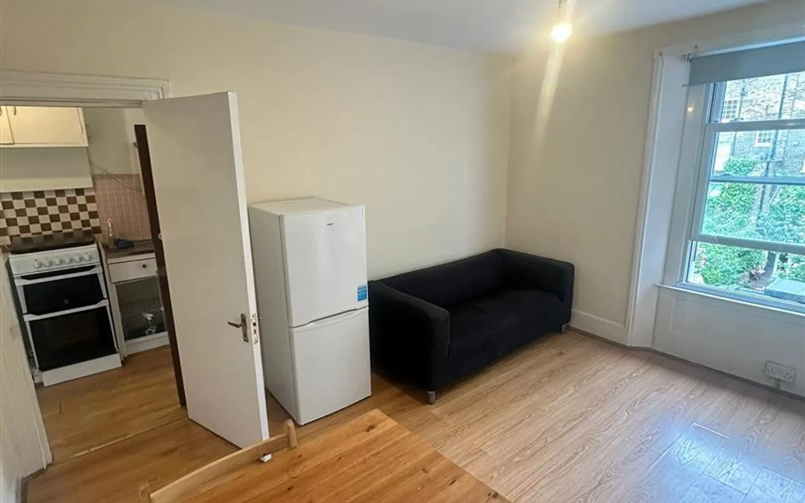 Flat Caledonian Road in Greater London