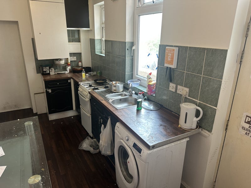 Room Plumpton Terrace in Wakefield