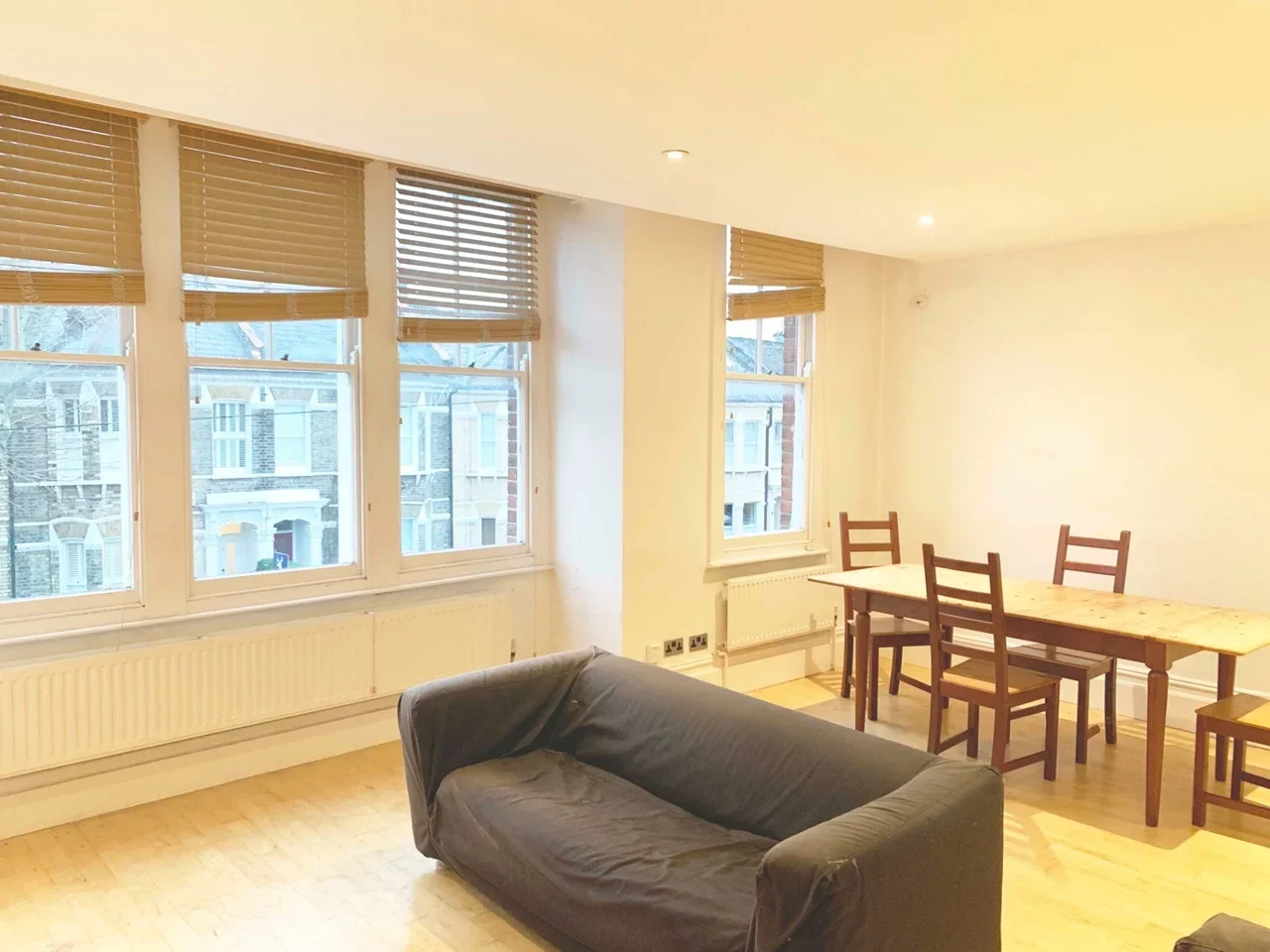 Flat Briarwood Road in Greater London
