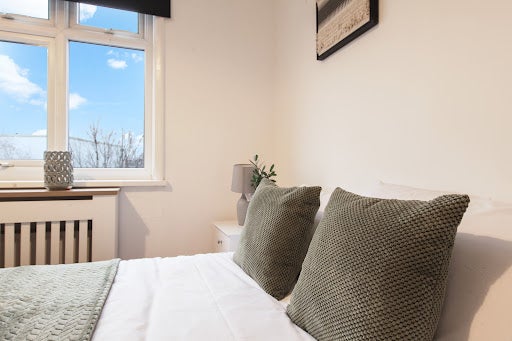 Room Seaford Road in Greater London