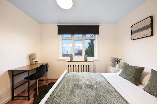 Room Seaford Road in Greater London