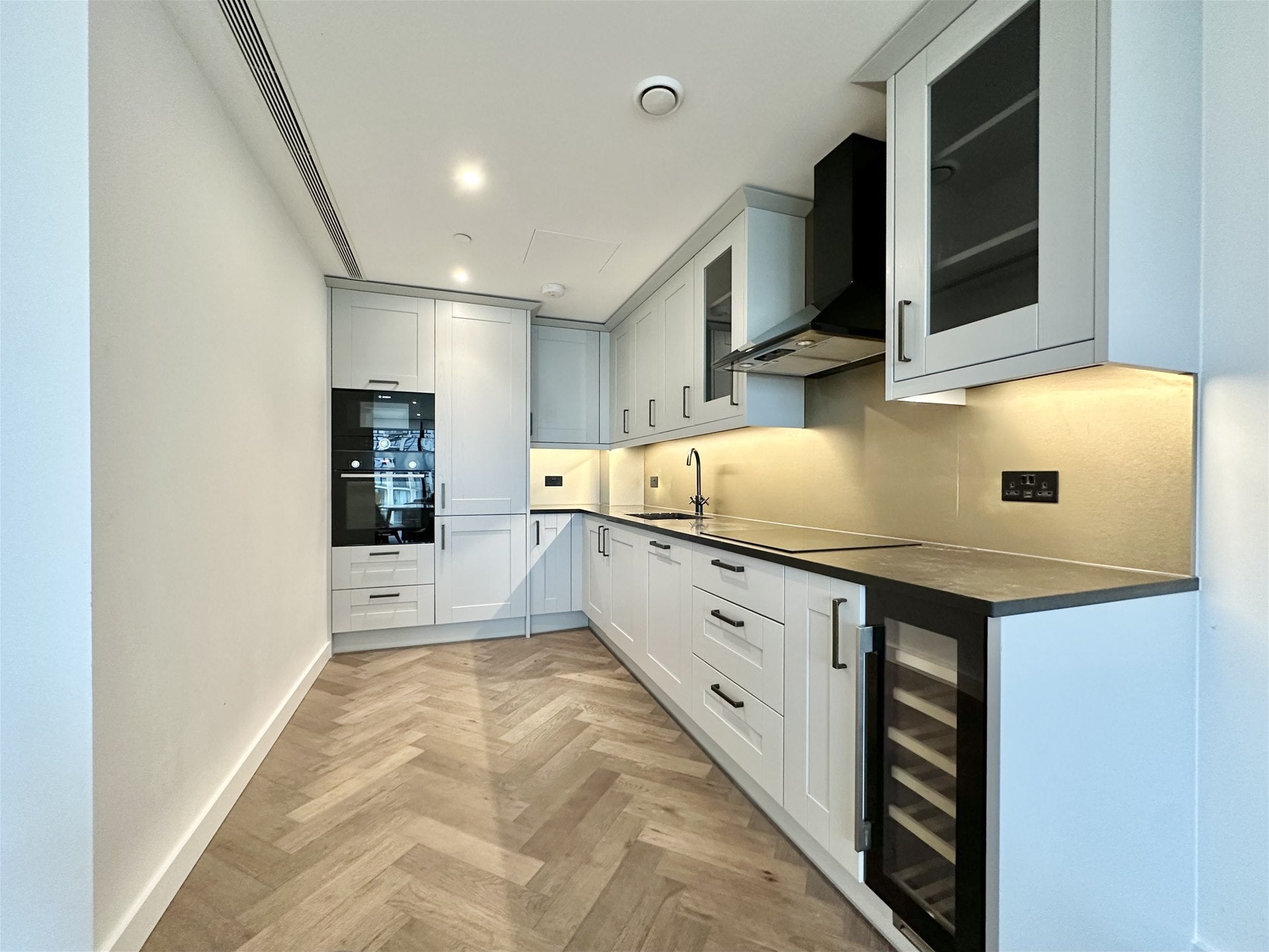 Flat Merino Gardens in Greater London
