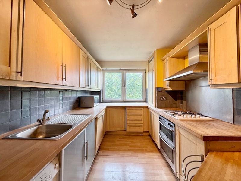Flat Jamaica Road in Greater London