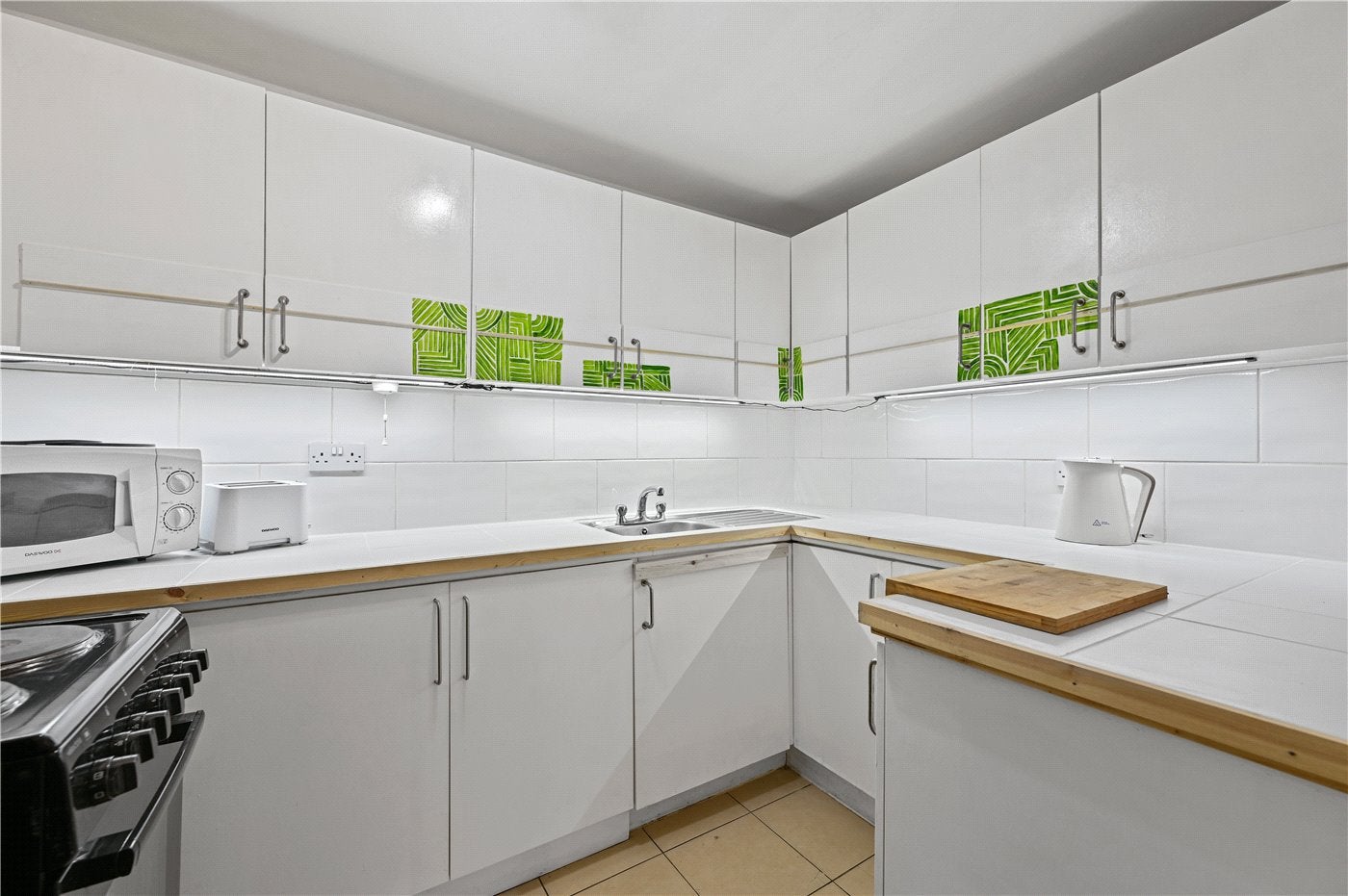 Flat Clanricarde Gardens in Greater London